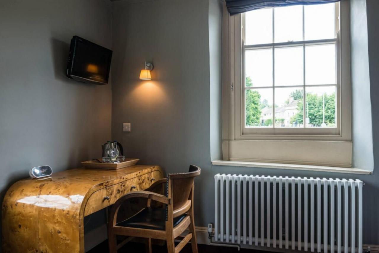 The Castle Inn Bradford-On-Avon Exterior photo