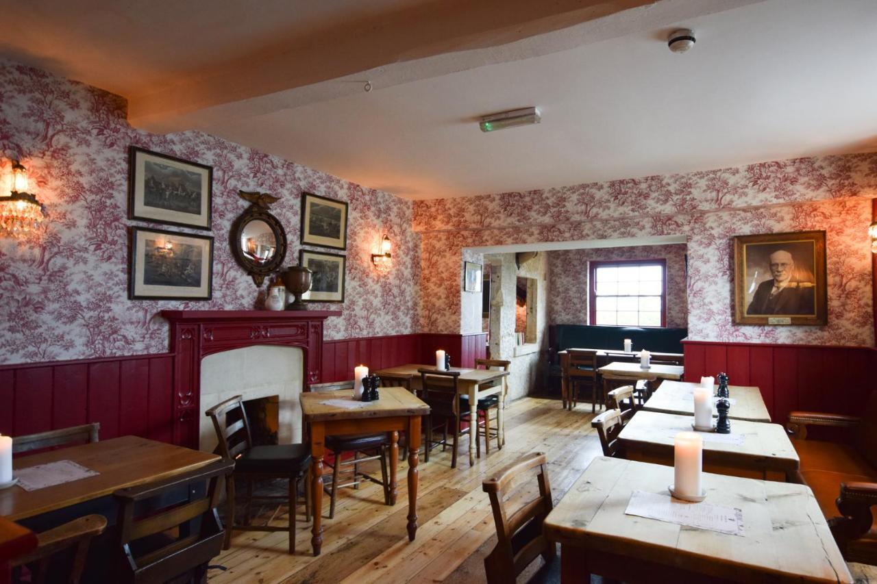 The Castle Inn Bradford-On-Avon Exterior photo